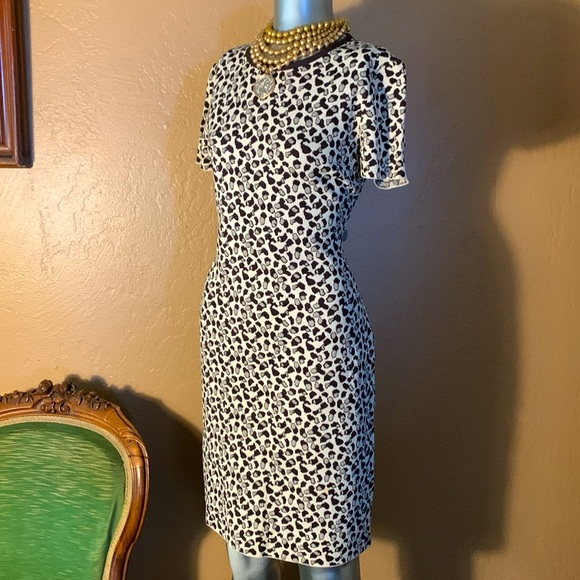 St. John Dresses & Skirts - St. John Knit Leopard Print Dress.  Sz 8